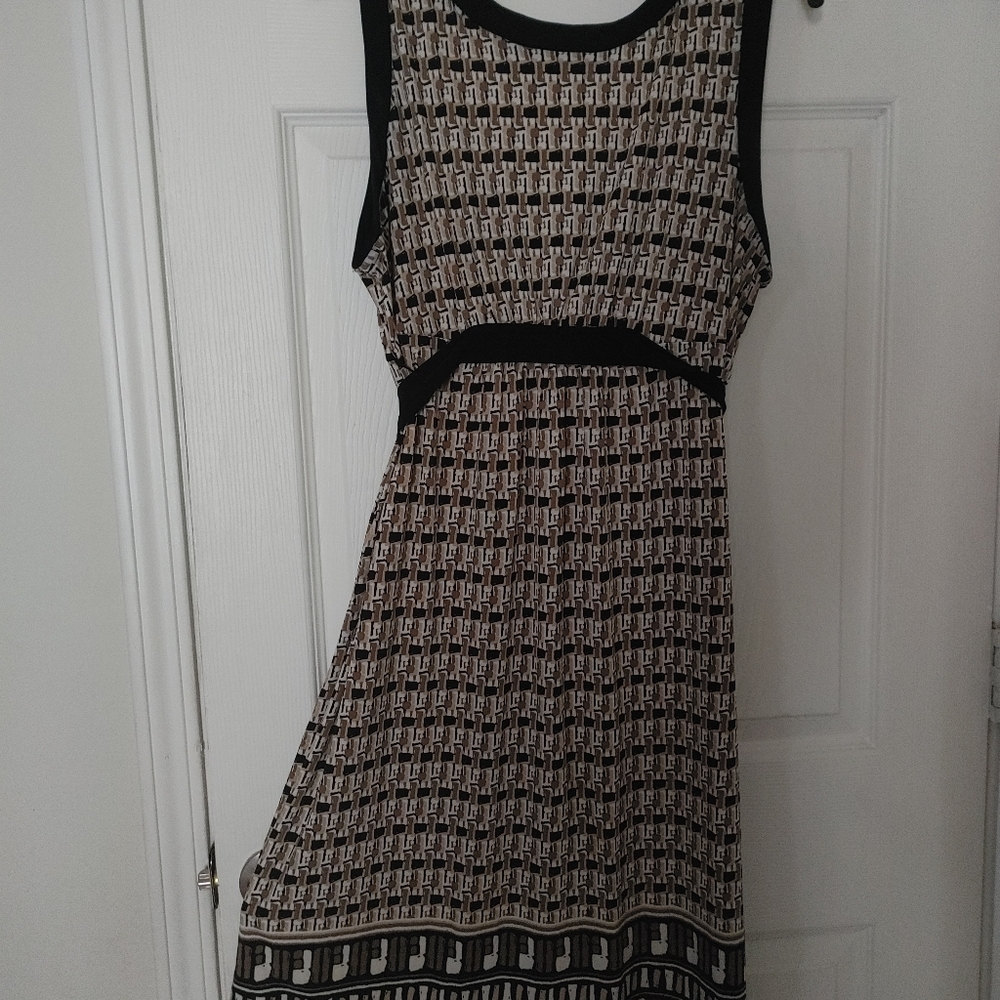 Cute rayon black/tan & white color block dress